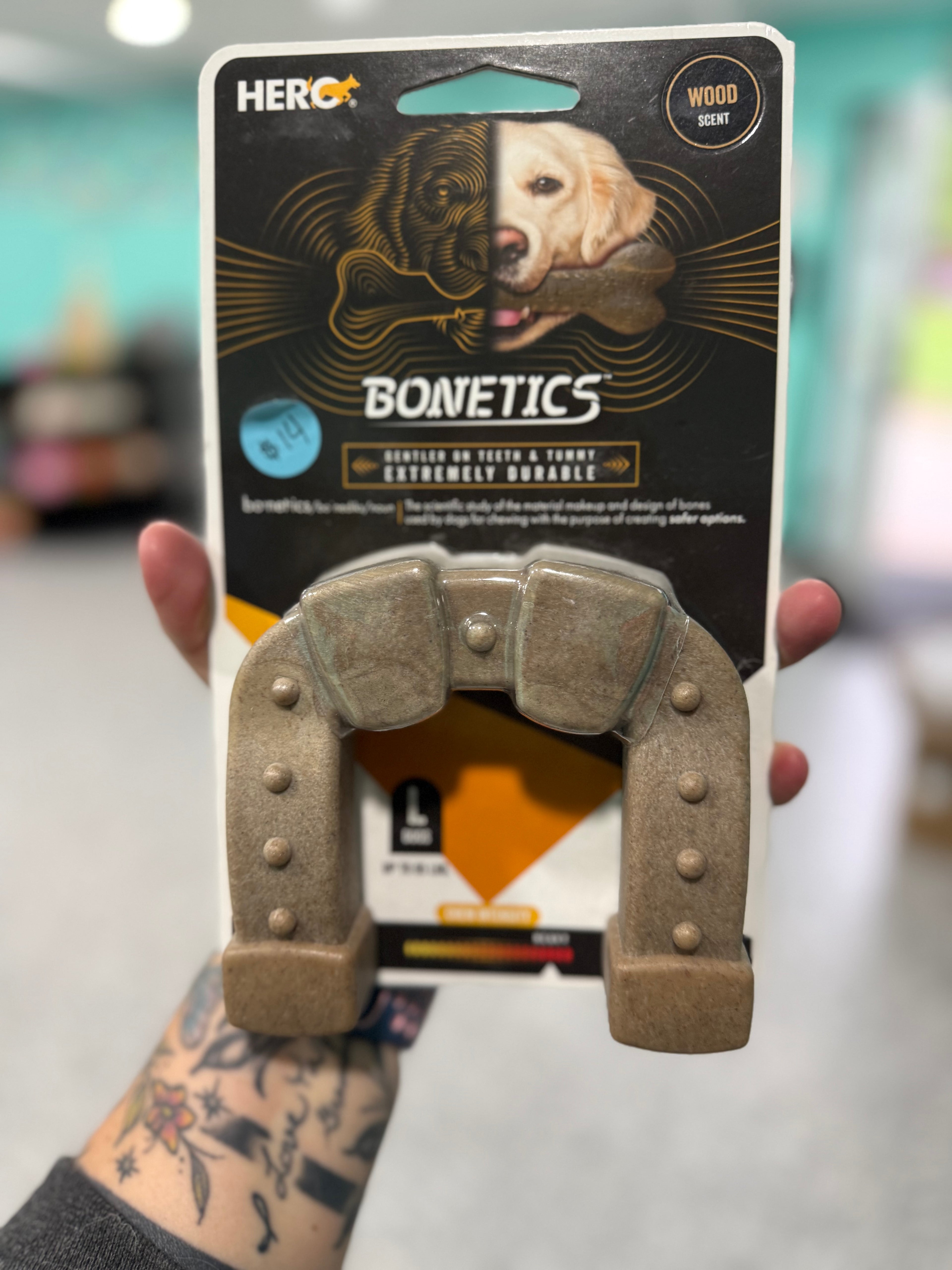 Large Wood scent horseshoe chew
